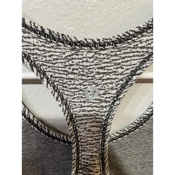 Lululemon tank top size 2 - Picture 4 of 9